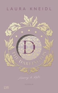 Die Cover des ersten Buchs der Reihe, das das Darlingtonlogo umrankt von Blättern zeigt